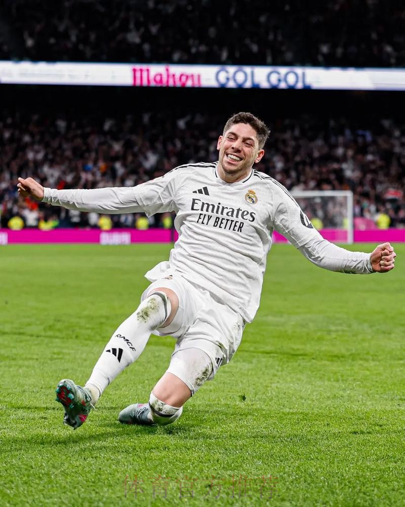 战黄潜巴尔韦德再出任右后卫 攻防两端表现出色 战黄潜巴尔韦德再出任右后卫 攻防两端表现出色